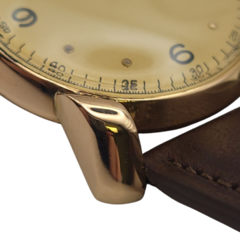 Universal Genève vintage réf. 10704 - Mouvement Mécanique 263 - corne