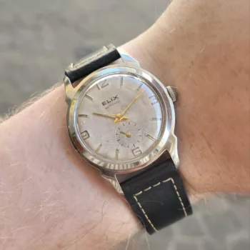 Montre Vintage Elix Années 60 – 33mm, Plexi Bombé & Petite Seconde – Boîtier Acier - portée au poignet